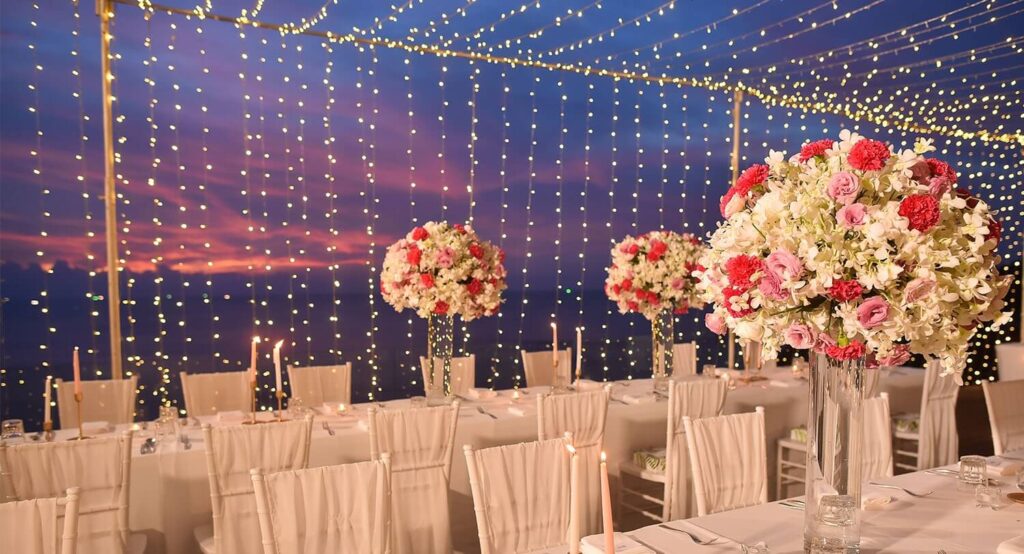 Stunning Wedding Atmosphere with Flowers